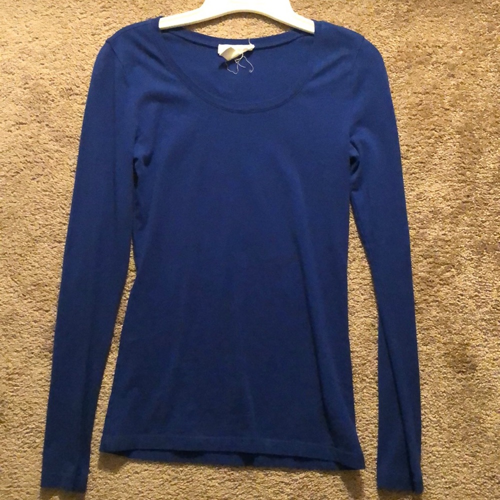 Blue long sleeve fitted shirt